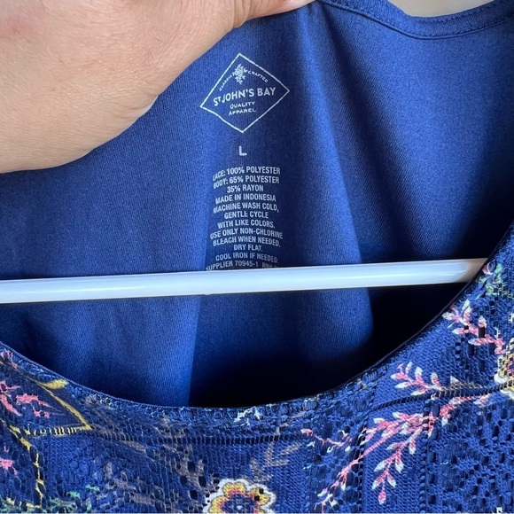 St. John's Bay Short Sleeve Tee - Size L - Casual Modest Floral - Picture 3 of 4